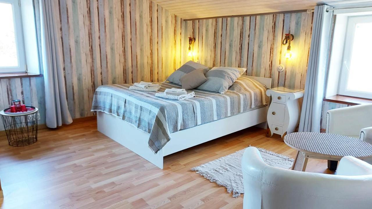 Moulin De Mauzac Bed & Breakfast Saint-Just-Luzac Dış mekan fotoğraf